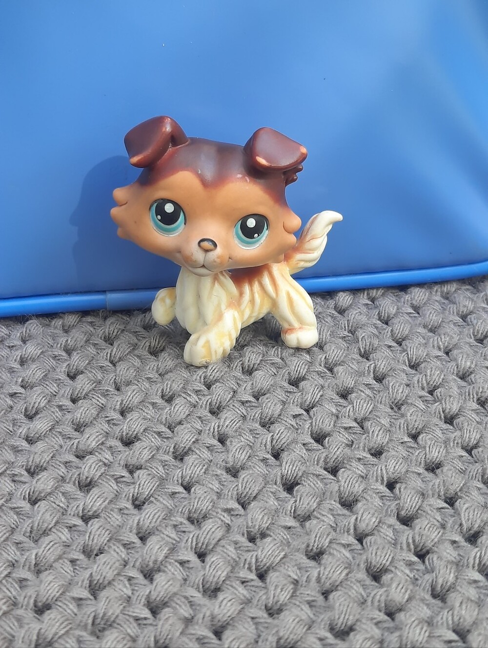 2004 Hasbro LPS #58 Collie Paw Up Authentic Littlest Pet Shop